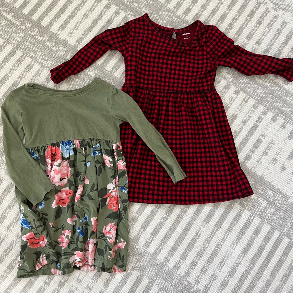 3T girls dresses. Old navy.